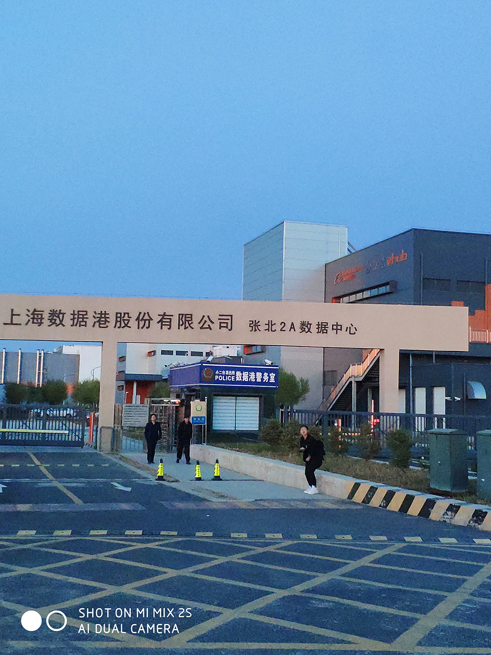 阿里張北廟灘數據中心-手自一體發(fā)電機聯(lián)動(dòng)百葉窗